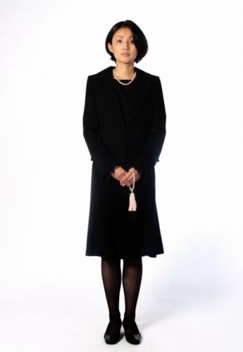 初盆のお参りの時の服装で女性の場合と男性の場合は